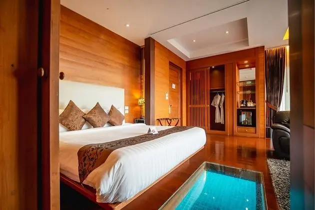 Villa (Over Water Villa)