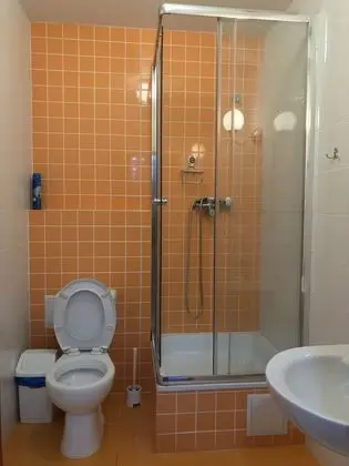 Ortak Ranzalı Oda, Karma Ranzalı Oda (8 beds)
