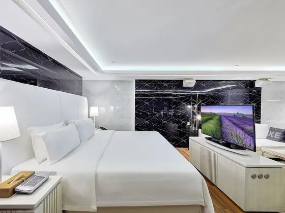 Deluxe Tek Büyük Yataklı Oda