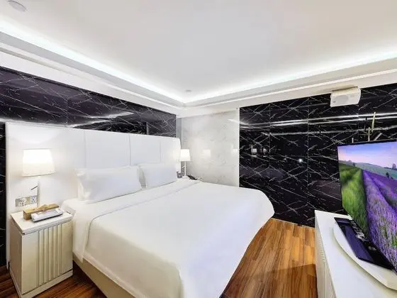 Deluxe Tek Büyük Yataklı Oda