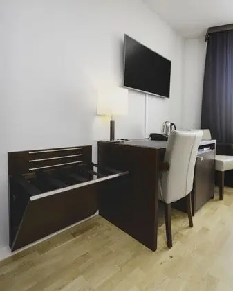 Üç Kişilik Oda