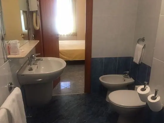 Üç Kişilik Oda