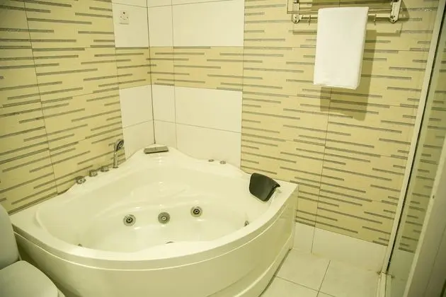 Standard Büyük Yataklı Tek Kişilik Oda
