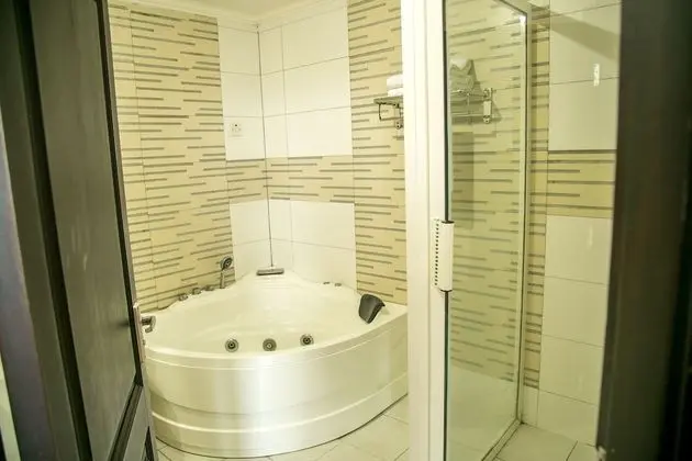 Standard Büyük Yataklı Tek Kişilik Oda