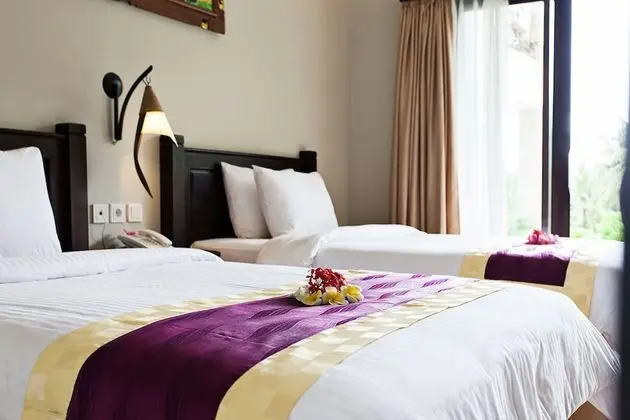 Deluxe Seroja Twin Bedroom
