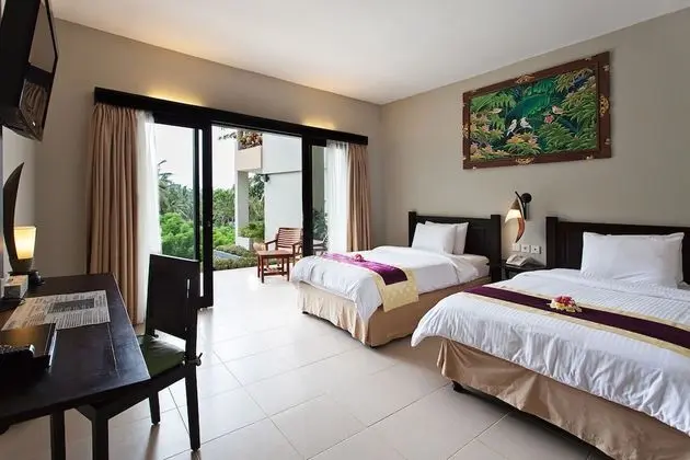 Deluxe Seroja Twin Bedroom