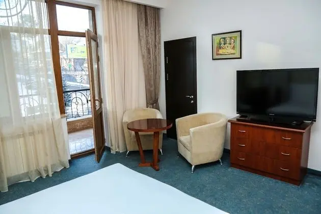 Comfort Tek Büyük veya İki Ayrı Yataklı Oda