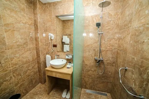 Comfort Tek Büyük veya İki Ayrı Yataklı Oda