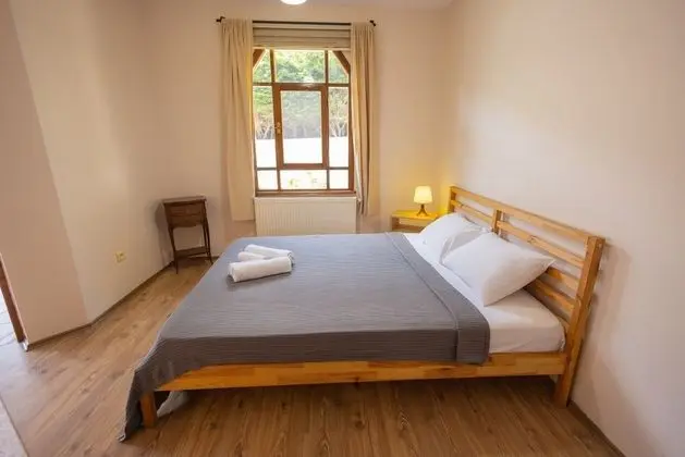 Apart Oda - Dağ Manzaralı Giriş Kat Beş Kişilik
