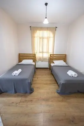 Apart Oda - Dağ Manzaralı Giriş Kat Beş Kişilik