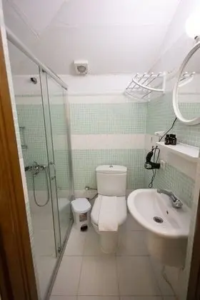 Apart Oda - Dağ Manzaralı Giriş Kat Beş Kişilik