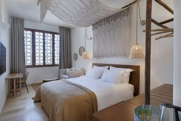 Kedma Room with connecting door