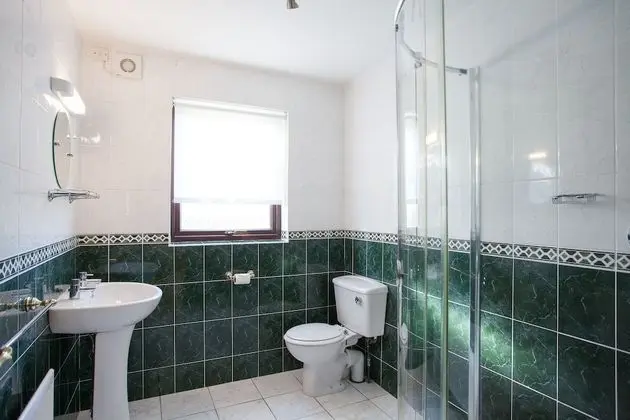 İki Ayrı Yataklı Oda, Banyolu/Duşlu