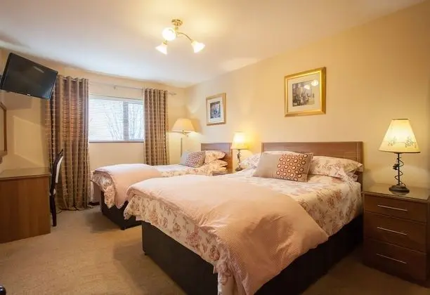 Tek Büyük Yataklı Oda, Banyolu/Duşlu