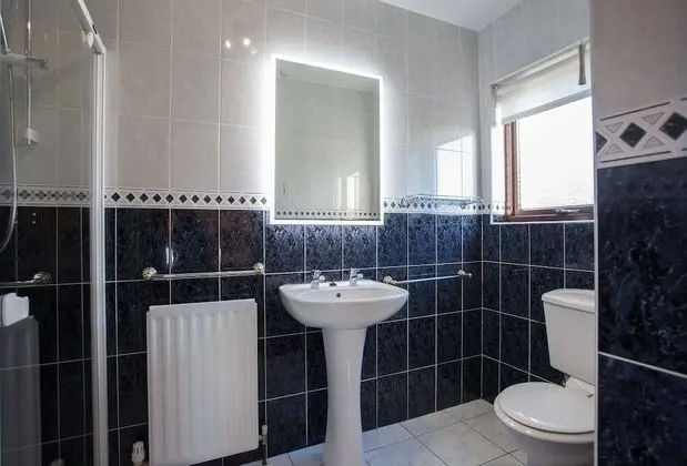 Tek Büyük Yataklı Oda, Banyolu/Duşlu