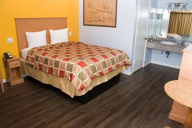 Standard Oda, 1 Büyük (Queen) Boy Yatak