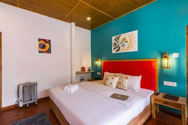 Deluxe Room Ensuite Bath - 1-2 Floor