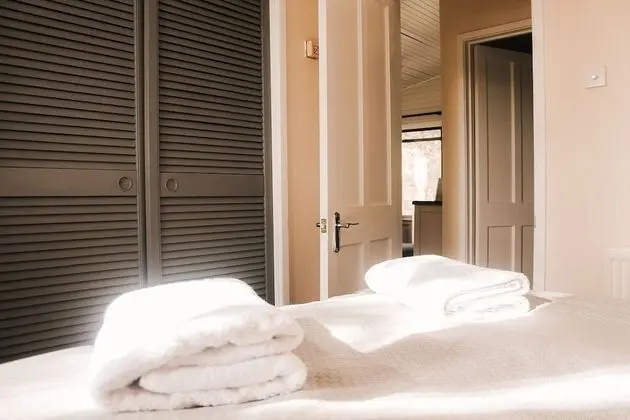 Ev, Özel Banyo, Nehir Manzaralı