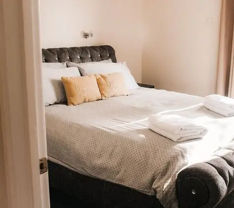 Ev, Özel Banyo, Nehir Manzaralı