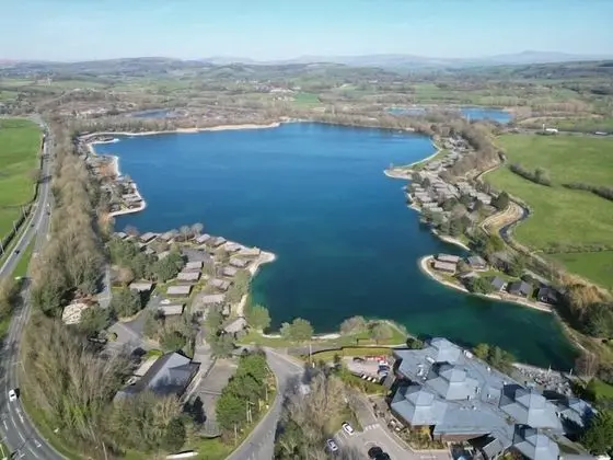 Ev, Özel Banyo, Nehir Manzaralı