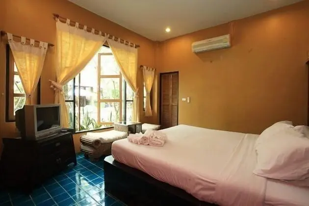 Deluxe Room / Get 20 Percents discount for in house Spa Treatment and Massage