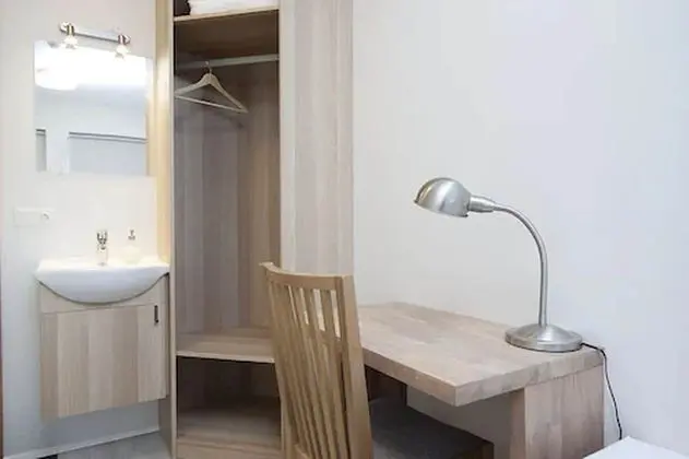 Tek Büyük Yataklı Oda, Ortak Banyo