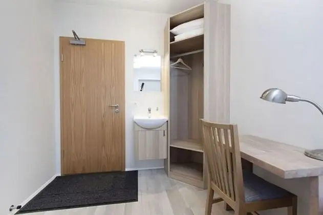 Tek Büyük Yataklı Oda, Ortak Banyo
