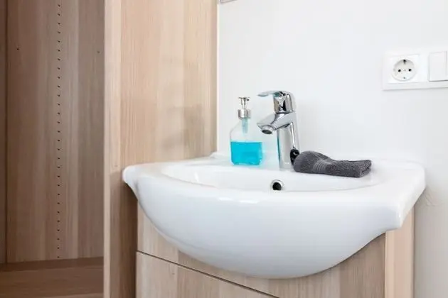 Tek Büyük Yataklı Oda, Ortak Banyo
