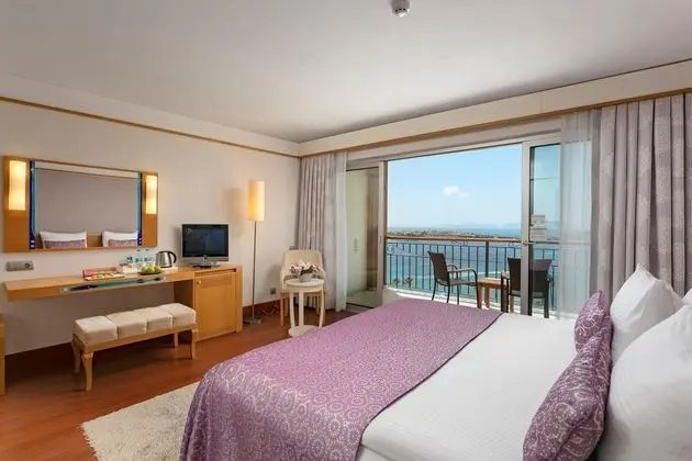 https://images.etstur.com/files/images/hotelImages/TR/51080/l/Kefaluka-Resort-Oda-344954.jpg