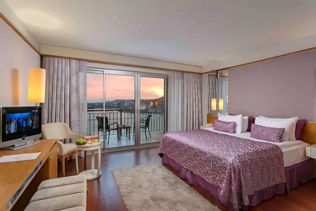 https://images.etstur.com/files/images/hotelImages/TR/51080/l/Kefaluka-Resort-Oda-344957.jpg