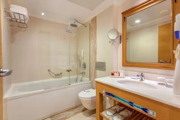 https://images.etstur.com/files/images/hotelImages/TR/51080/l/Kefaluka-Resort-Oda-344958.jpg