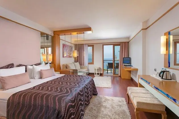 https://images.etstur.com/files/images/hotelImages/TR/51080/l/Kefaluka-Resort-Oda-344964.jpg