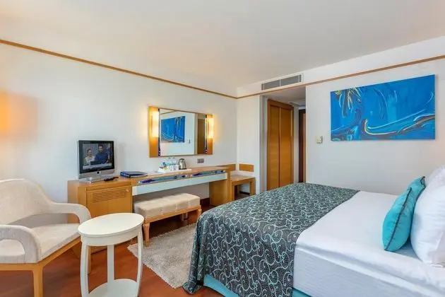 https://images.etstur.com/files/images/hotelImages/TR/51080/l/Kefaluka-Resort-Oda-344973.jpg