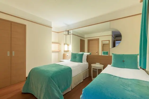 https://images.etstur.com/imgproxy/resize/2560x1440/files/images/hotelImages/etsrooms/606/Kefaluka_Resort_20251010143551_0.JPG