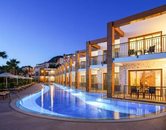 https://images.etstur.com/imgproxy/resize/2560x1440/files/images/hotelImages/etsrooms/606/Kefaluka_Resort_20251010143628_2.JPG