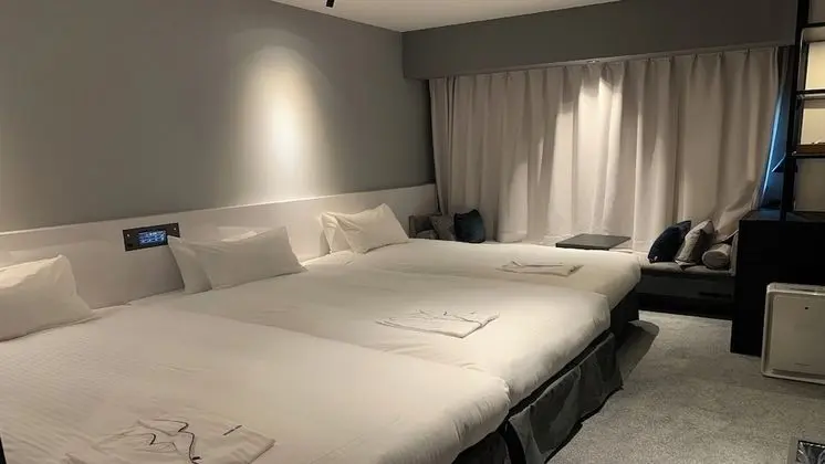 Basic Üç Kişilik Oda, Sigara İçilmez