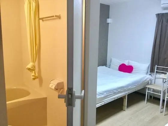 Üç Kişilik Oda