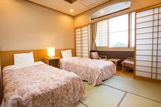 İki Ayrı Yataklı Oda (with Tatami area, 12 tatami mats size)