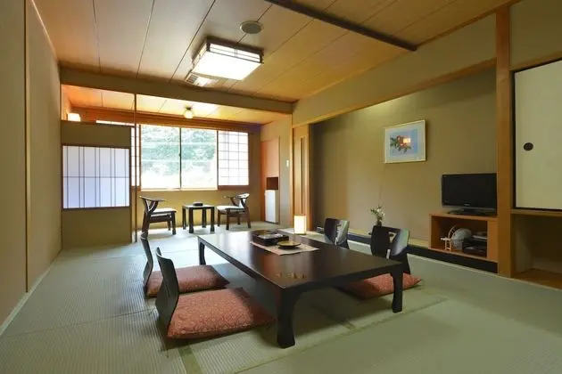 Traditional Oda (2-6 Guests)