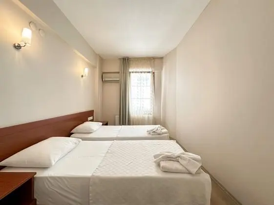 Suite, Bahçe Manzaralı, Balkonlu