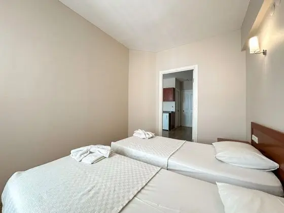 Suite, Bahçe Manzaralı, Balkonlu