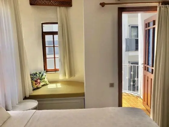 Standart Oda, Kara Manzaralı, Balkonlu