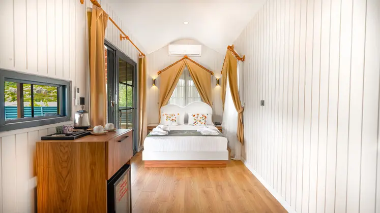 Deluxe Quadruple Room,Havuz Manzaralı,1. Kat
