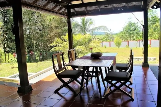 Villa (Batu)
