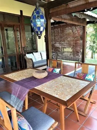 Villa (Batu)