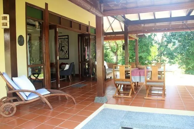Villa (Batu)