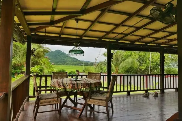 Villa (Kayu)