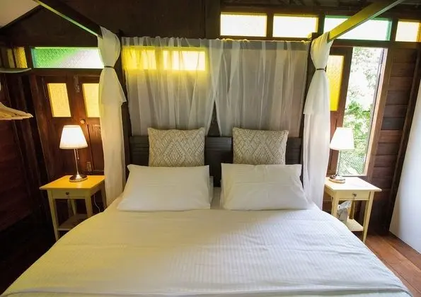 Villa (Tinggi)