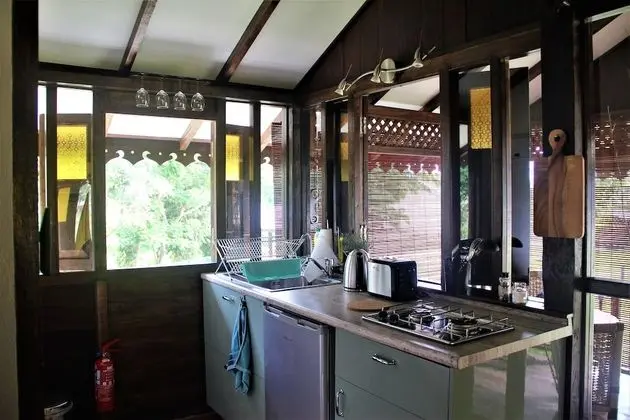 Villa (Tinggi)