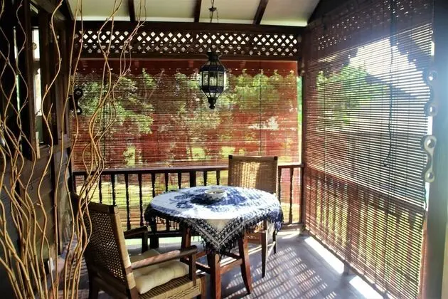 Villa (Tinggi)
